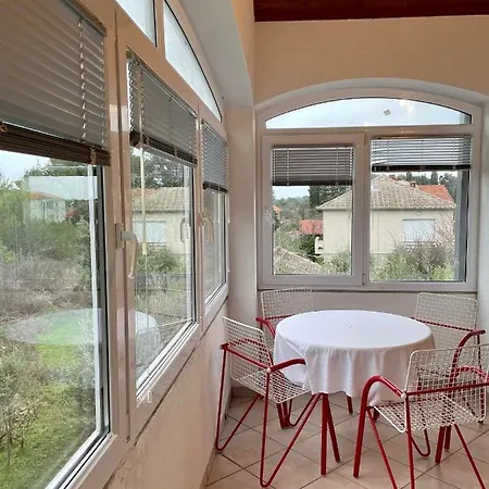 Apartament Ema *